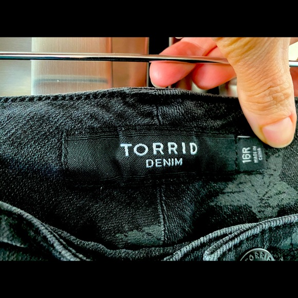 Torrid Denim Jeggings - Picture 3 of 7